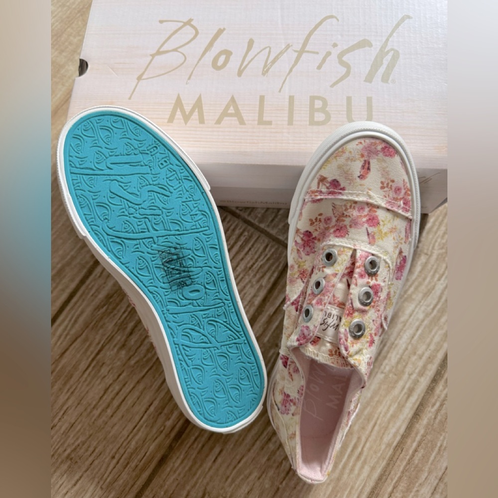 Brand New Blowfish floral shoes